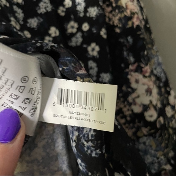 BCBG Generation Floral Tiered Blouse - Picture 8 of 8